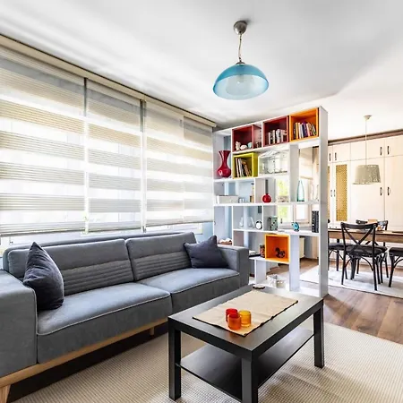 Apartment Vibrant Flat 5 Min To Bull Statue In Kadikoy