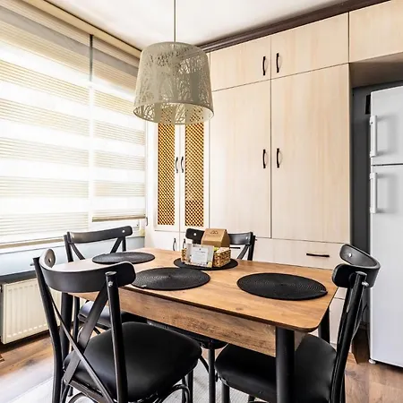 Apartment Vibrant Flat 5 Min To Bull Statue In Kadikoy